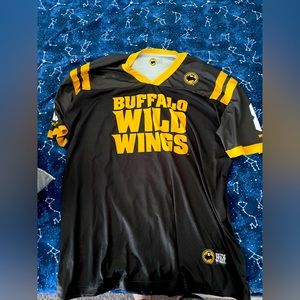 BUFFALO WILD WINGS JERSERY XL